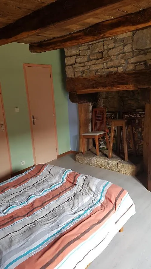Homestay 18 St Sauveur Apartment Merlevenez